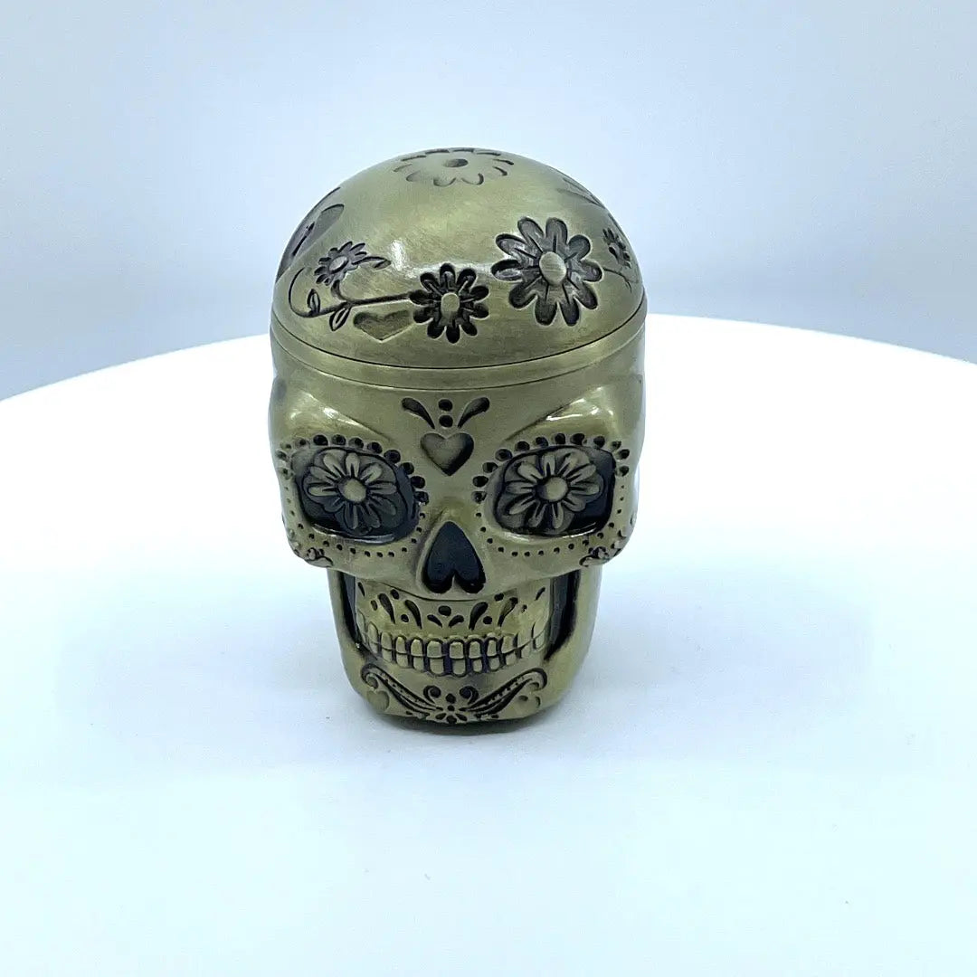 Metal 3 Piece Skull Grinder with Magnetic Closure - 6 Pieces Per Retail Ready Display 23183 SMOKEZILLA